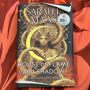 - House of Flame and Shadow (Black/Gold Cover)